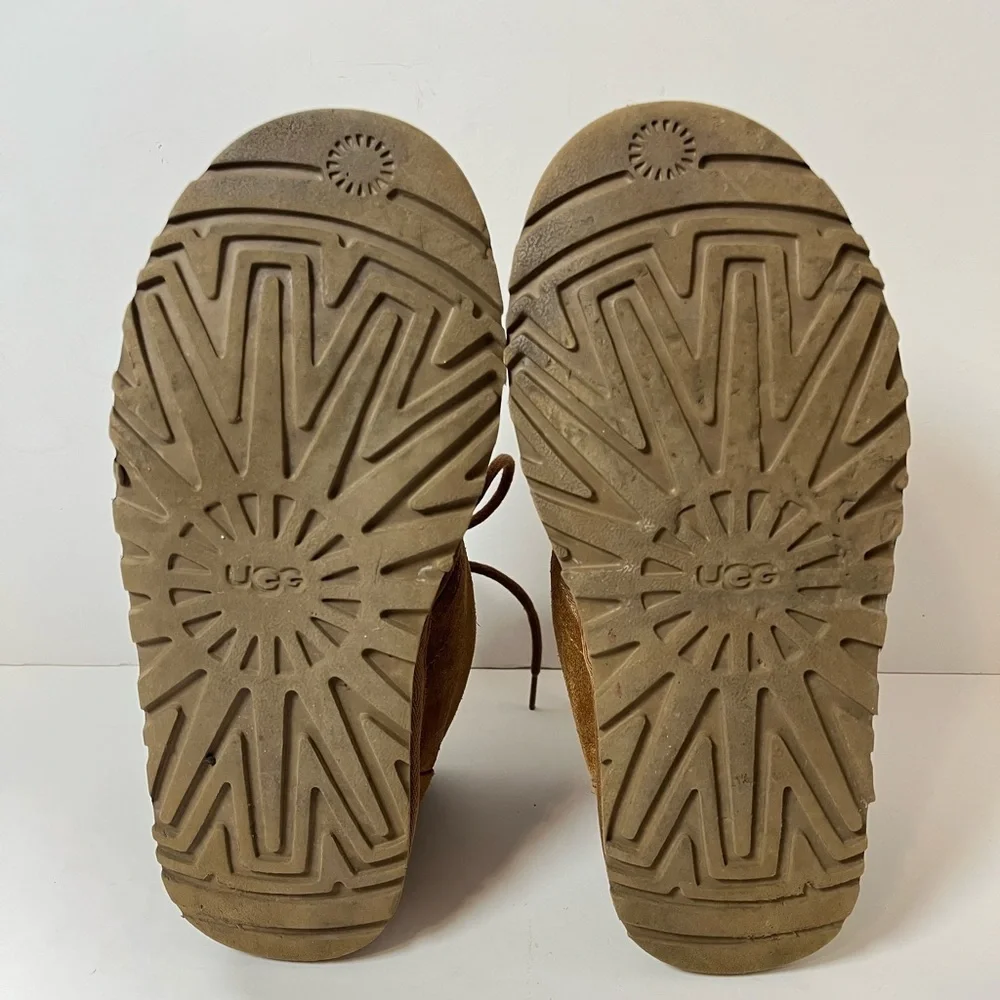 UGG Neumel II Boots Chestnut Suede Big Kids Size 6